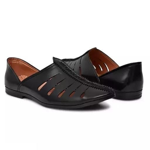 RoyalEase Stylish Men's Black Traditional Jutties
