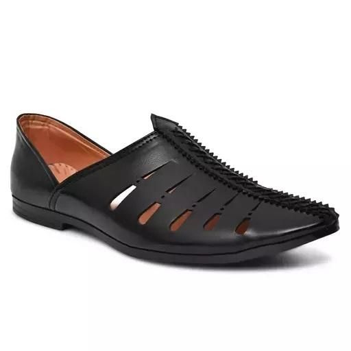RoyalEase Stylish Men's Black Traditional Jutties